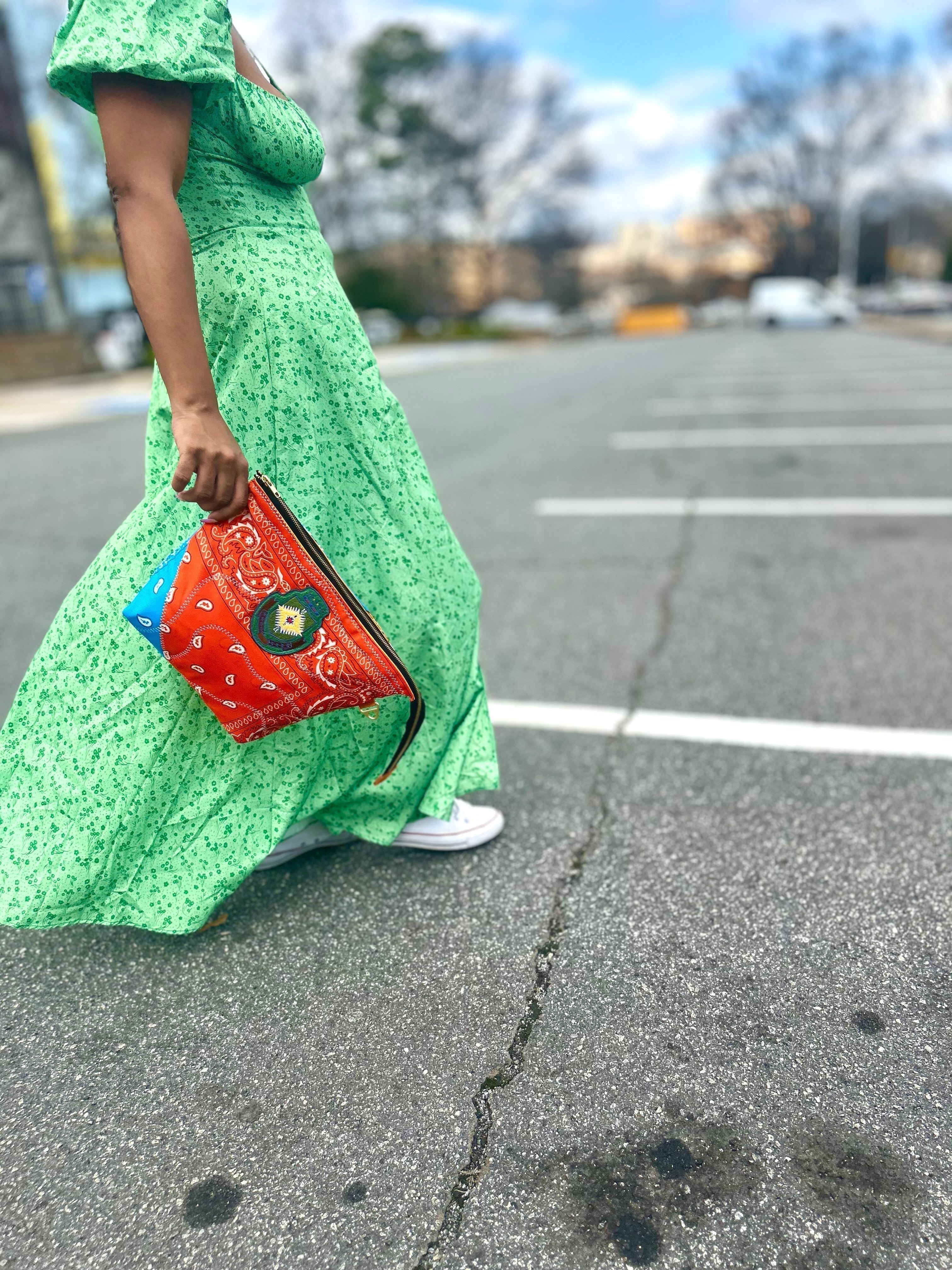 What’s in the tote? Kimmy The Daycare Diva